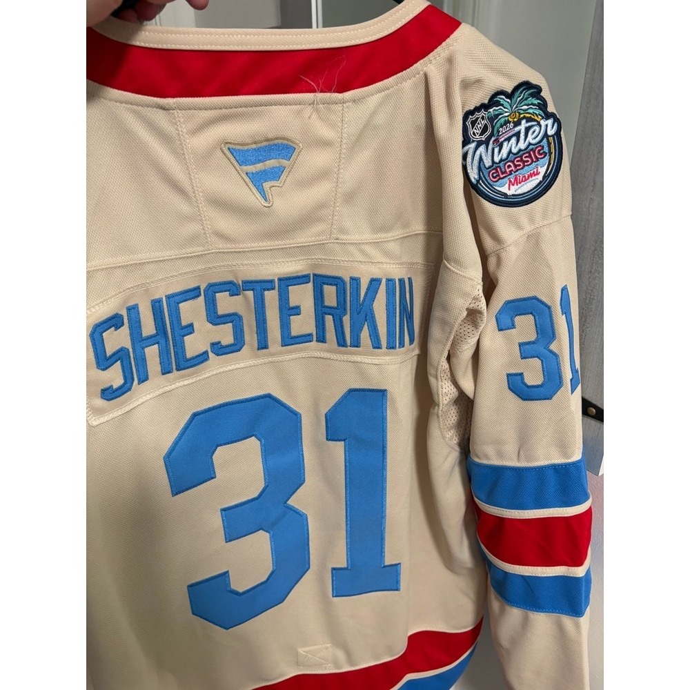 Fanatics Authentic Pro 2026 NHL Winter Classic New York Hockey - Picture 3 of 4